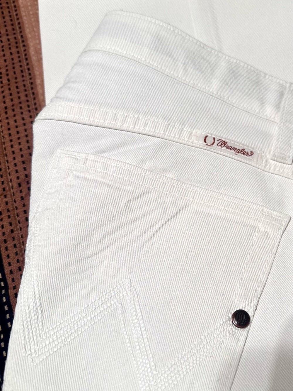 Wrangler Q-Baby No Gap Waistband Women’s White Straight Boot Cut Leg Jeans
